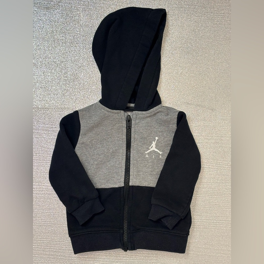 Preloved Jordan ZipUp Jacket for Boys Size 12mths